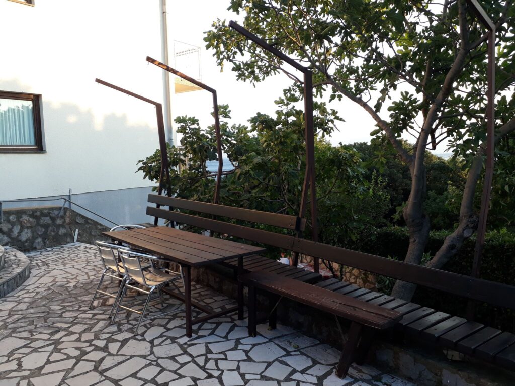 4b927b55-b60d-470d-b90c-763436623105 (1)