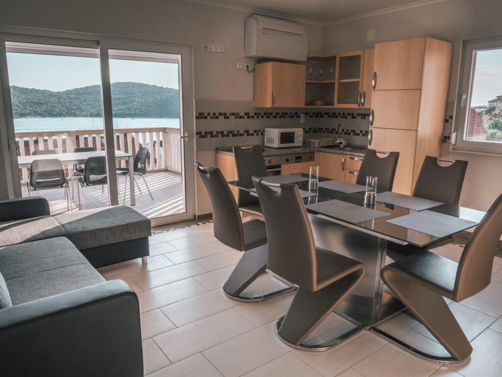 villatolnai_apartman_tisno_apartman_no_II-3_1-scaled (1)